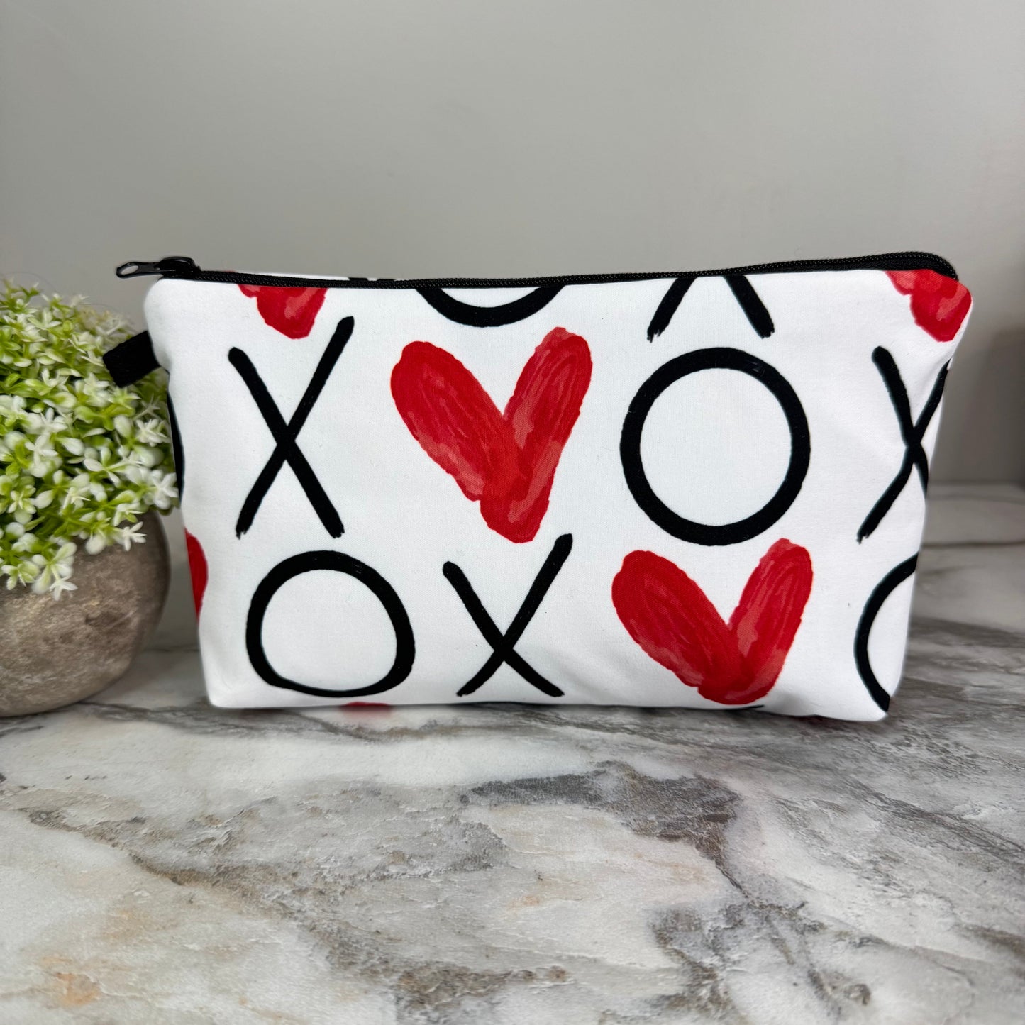 Pouch - Valentine’s Day - XOXO White